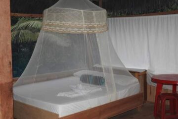 Кровать в эконом лодже