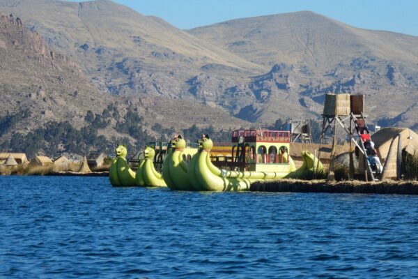 Туры в Пуно Острова Урос Титикака1