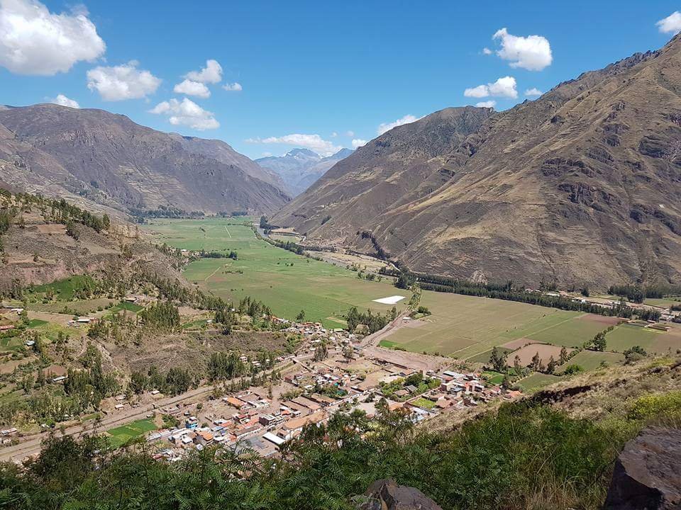 Вид с обзорной точки на священную долину инков