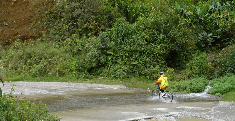 Тур Джунгли Инков, на велосипедах во время трека по джунглям
